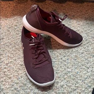 UA SNEAKERS
